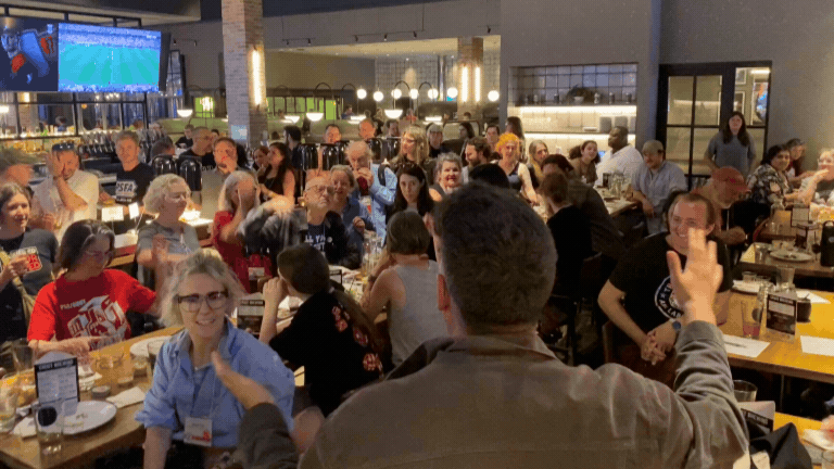 people cheering at the Labor Notes happy hour